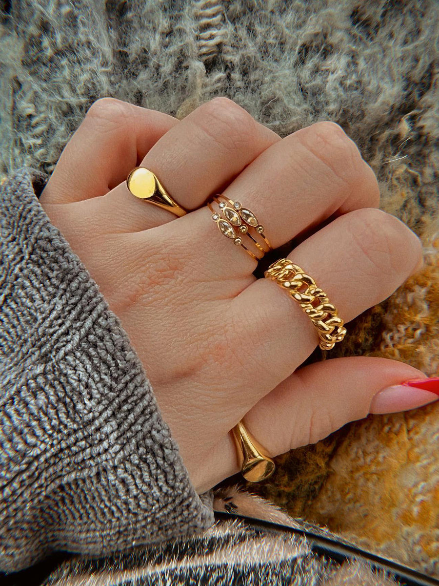 Anello delicato con zirconi e perla d’acqua dolce