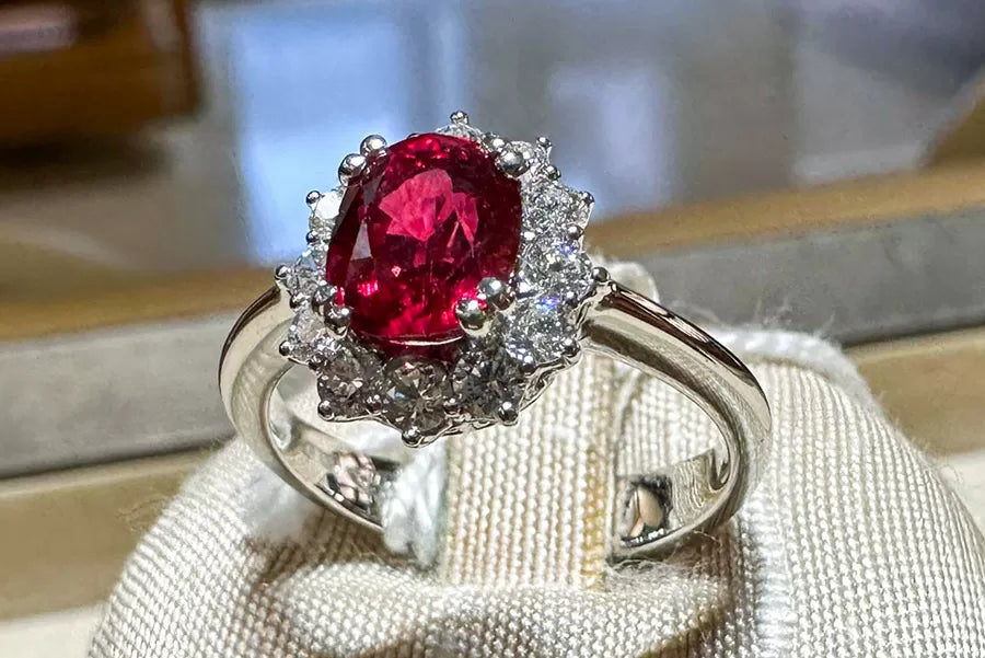 I Rubini: Storia, Uso in Gioielleria e Tendenze Attuali - gioielliperfetti.it