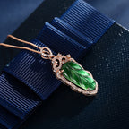 Collana di Giada con Rami Incastonati in Oro e Foglie di Giada