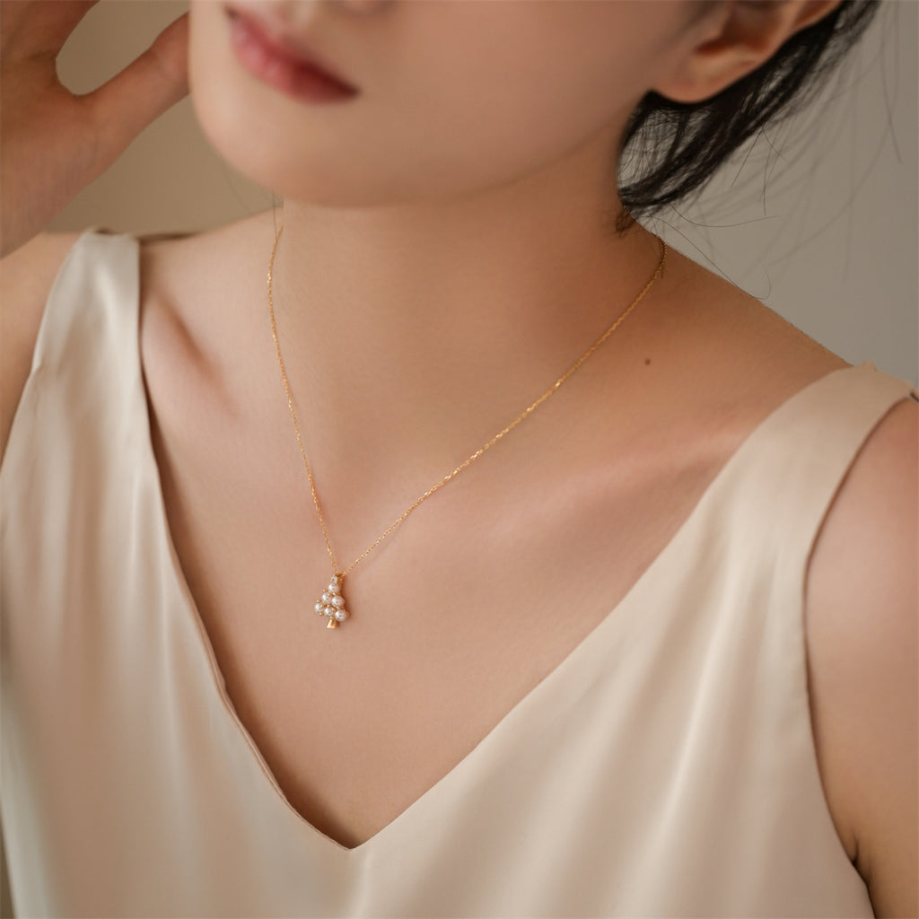 Collana con Perla di Mare Incastonata con Diamanti