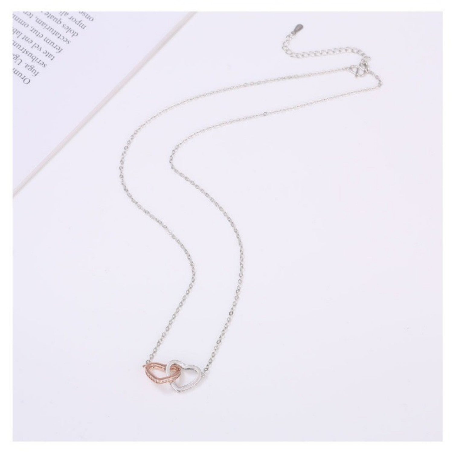 Collana Minimalista ed Elegante con Doppio Anello Separato – Colore Oro Rosa