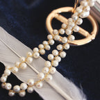 Collana di perle intrecciate a mano