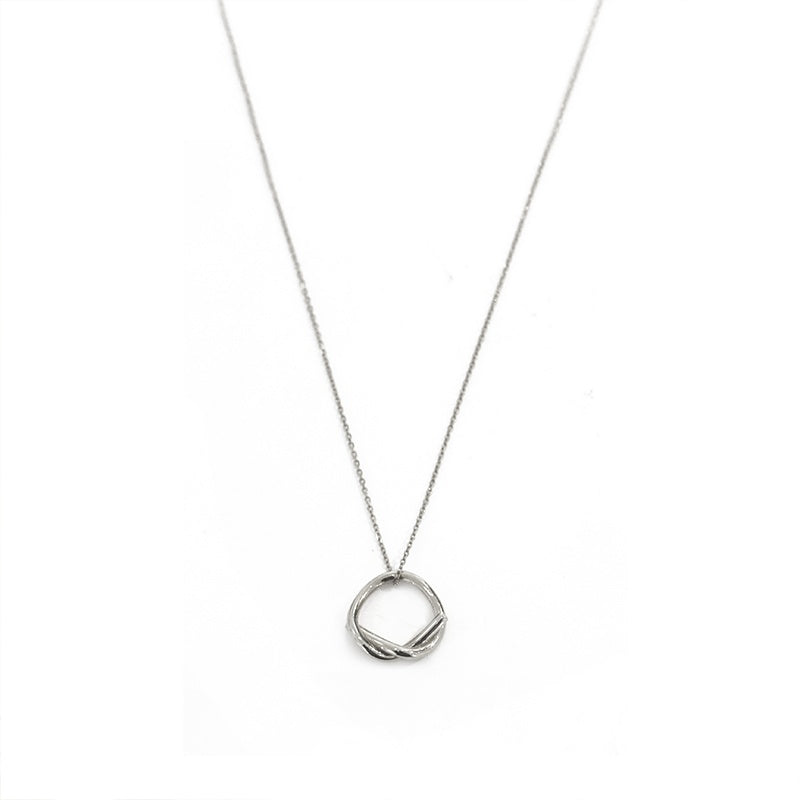 Collana dorata da donna, design esclusivo e di alta qualità