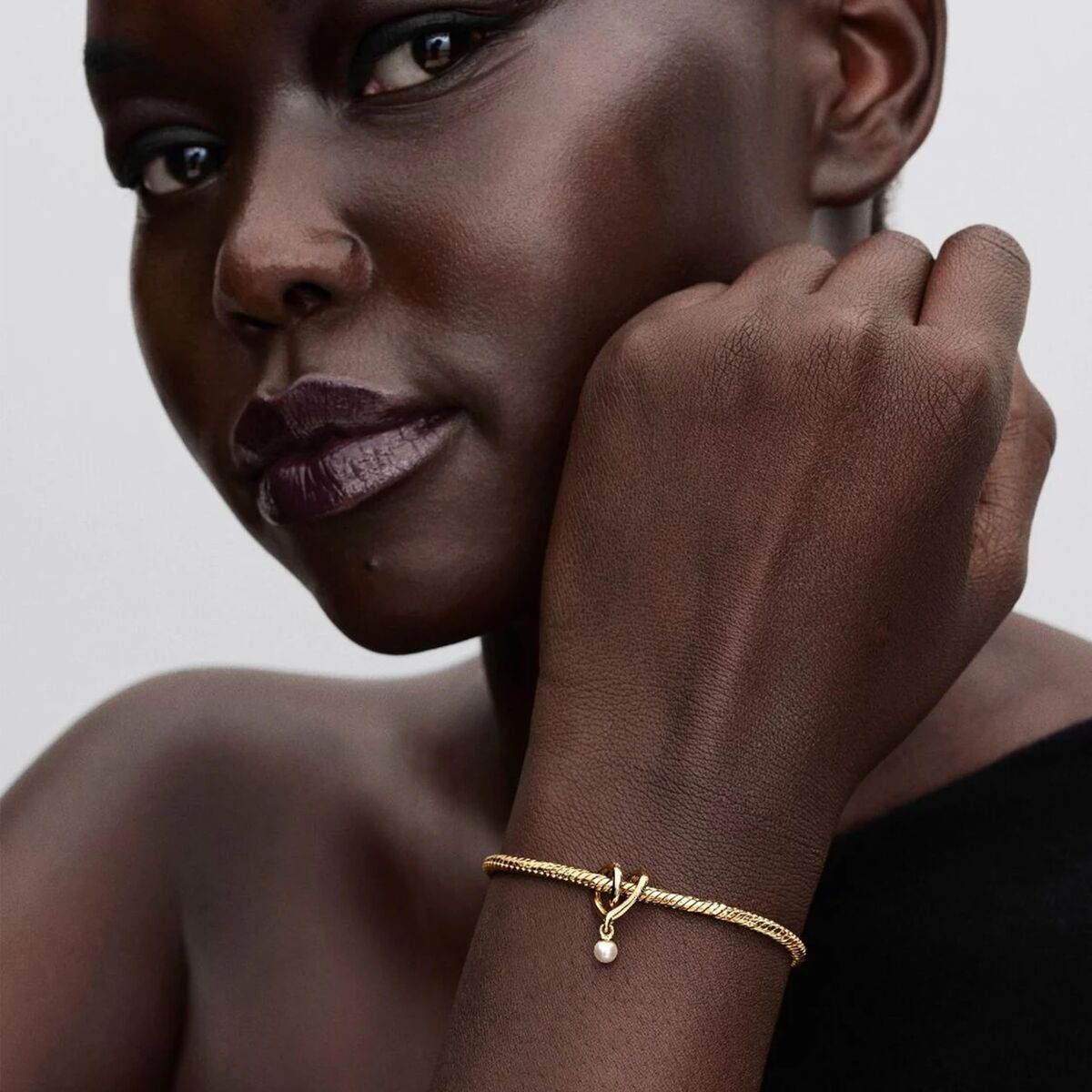 Charm mujer Pandora 764138C01 Dorado