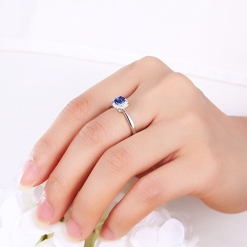 Anello da Donna in Oro 18K con Zaffiro Naturale
