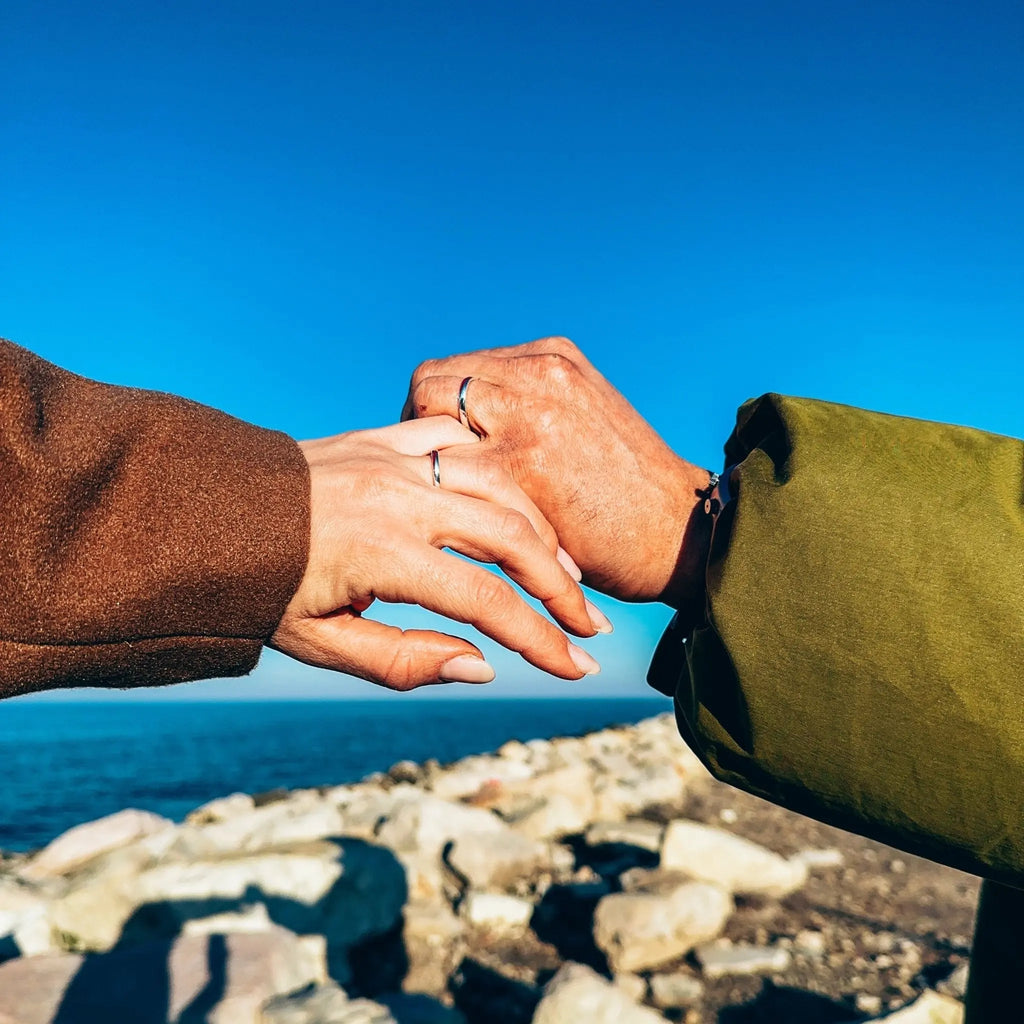 Anello del Destino con Filo Rosso - Simbolo di Legame Eterno e Stile Raffinato | gioielli perfetti Anello km5m85-r3.myshopify.com