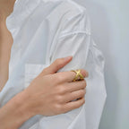Maria-Kreuz-Ring – moderne Pracht in 18 Karat Gold | BEHI MILANO - schmuckperfetti.it