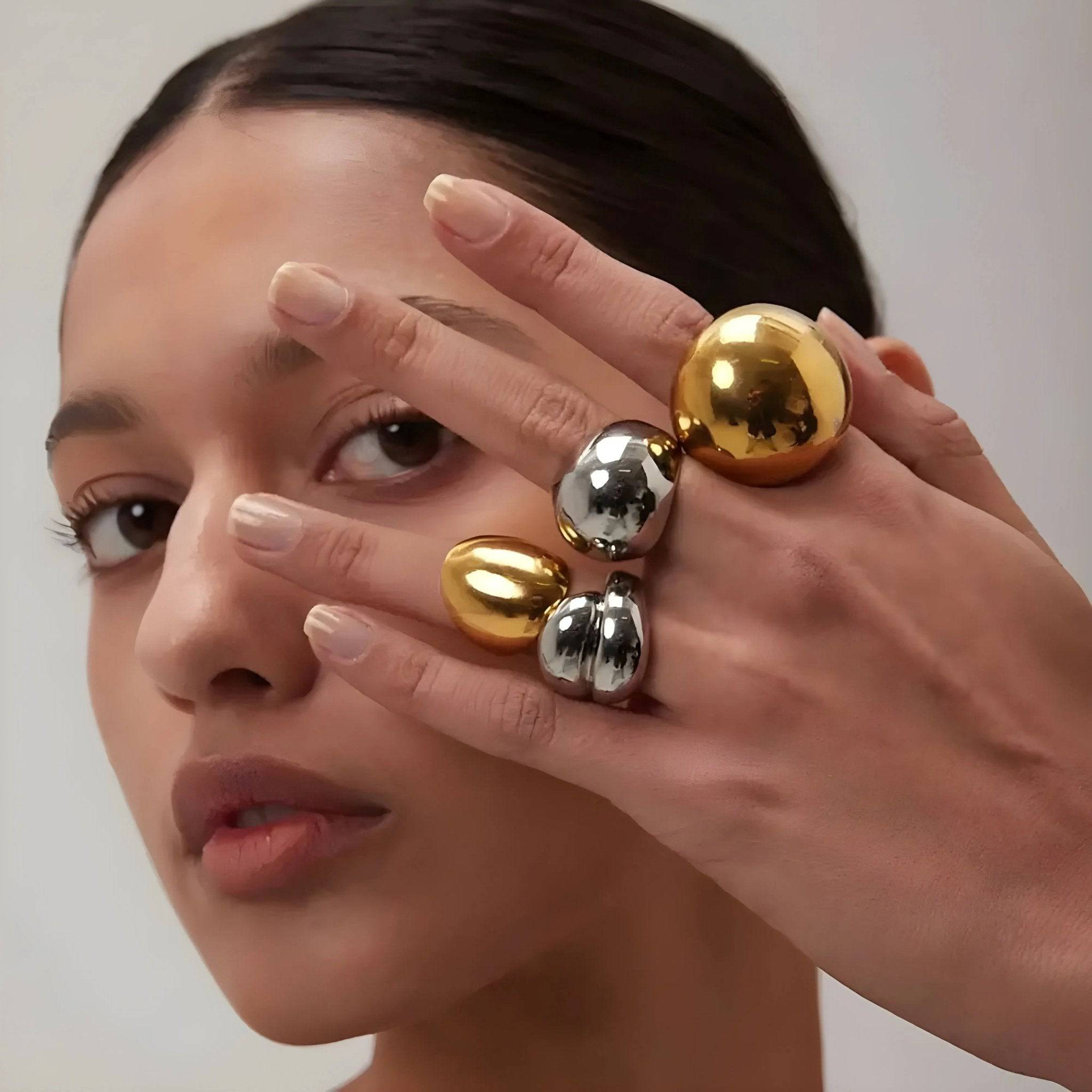 Anello BEHI ELIKA - Scultura Astratta Oro 18k PVD in Acciaio Inossidabile | BEHI MILANO - gioielliperfetti.it