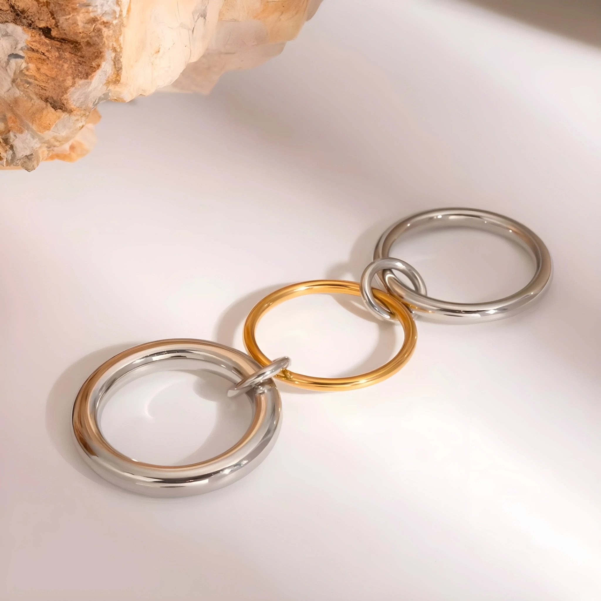 Anello Octaviana BEHI MILANO - Design Intrecciato, Acciaio Inossidabile Placcato Oro 18k - gioielliperfetti.it