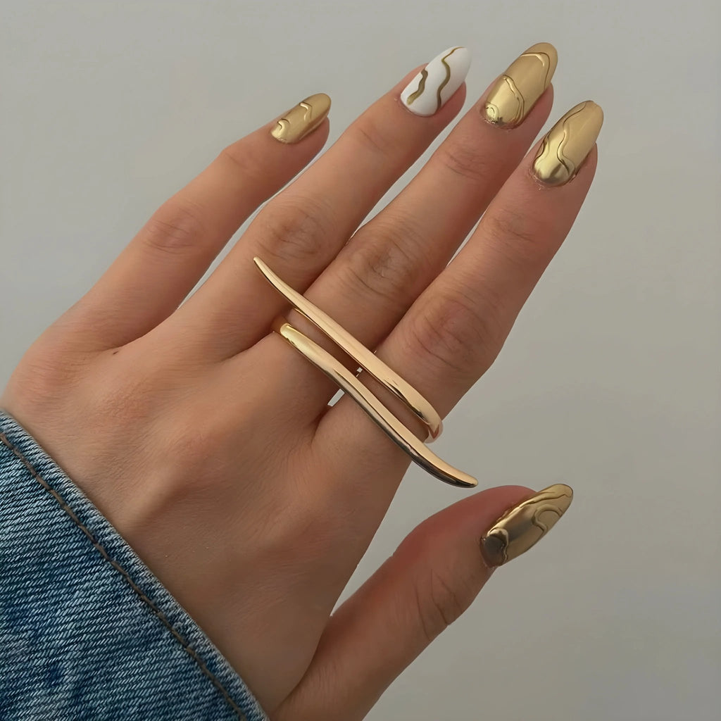 BEHI Gänseblümchen-Ring – 18 Karat vergoldetes organisches Design | BEHI MILANO - schmuckperfetti.it