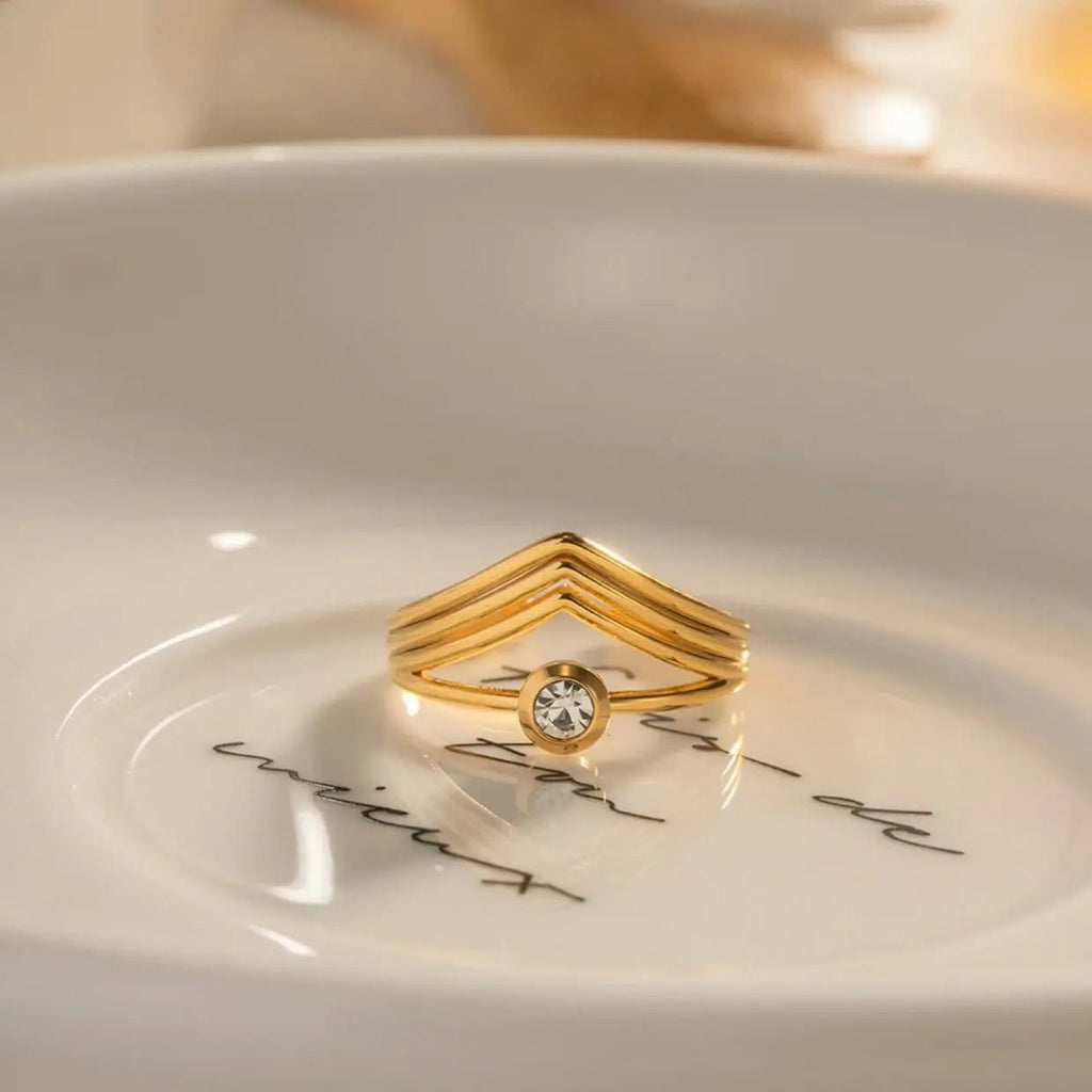 Anello BEHI SHARA - Splendore Regolabile in Acciaio Inossidabile Placcato Oro 18k con Zircone | BEHI MILANO - gioielliperfetti.it