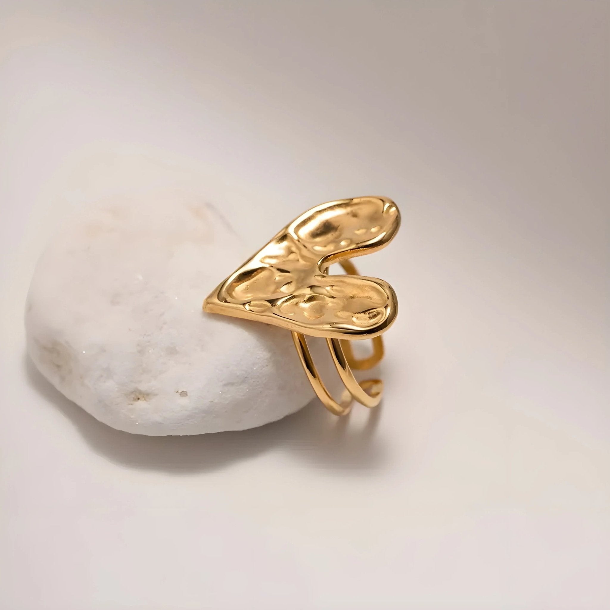 Anello Moira BEHI MILANO - Eleganza Scultorea, Acciaio Inossidabile Placcato Oro 18K, Regolabile - gioielliperfetti.it