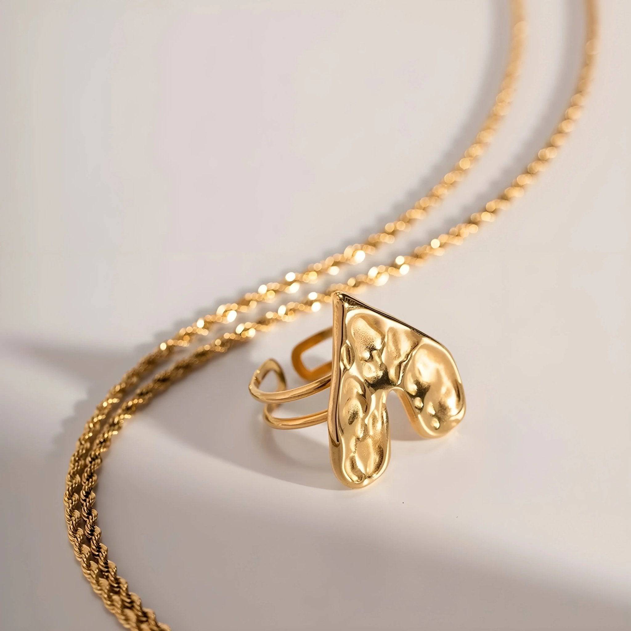 Anello Moira BEHI MILANO - Eleganza Scultorea, Acciaio Inossidabile Placcato Oro 18K, Regolabile - gioielliperfetti.it