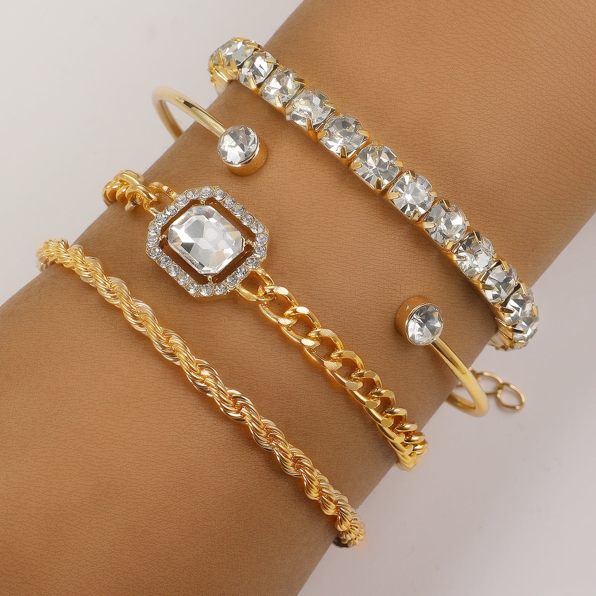 Set di 4 Braccialetti con Cristalli in Stile Boho per Donna