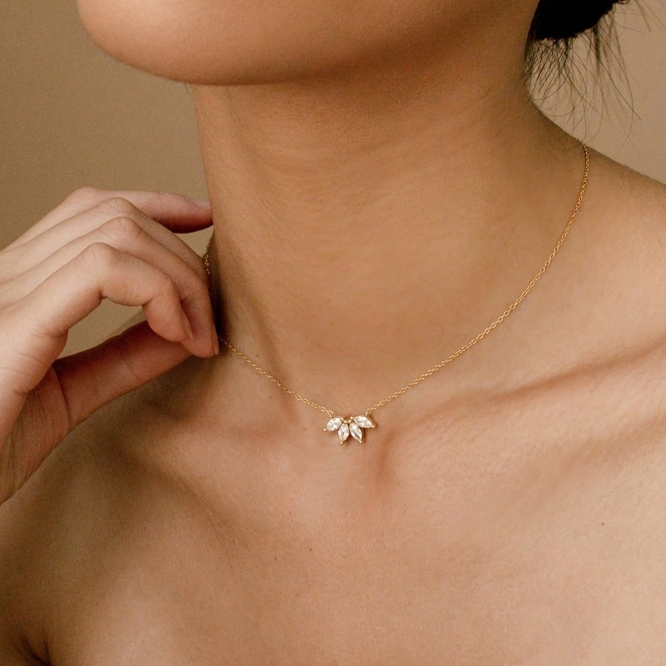 Collana con Foglia in Strass per Donna