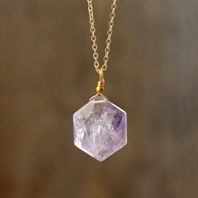 Collana con Cristallo Esagonale in Pietra Naturale