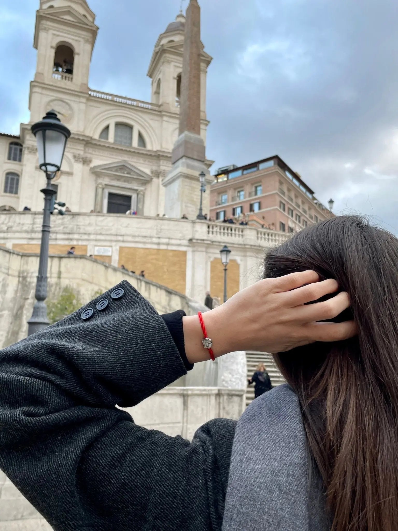 Bracciale Filo Rosso del Destino con charm zampa My PET in argento S925 e zirconi al polso di donna a Roma