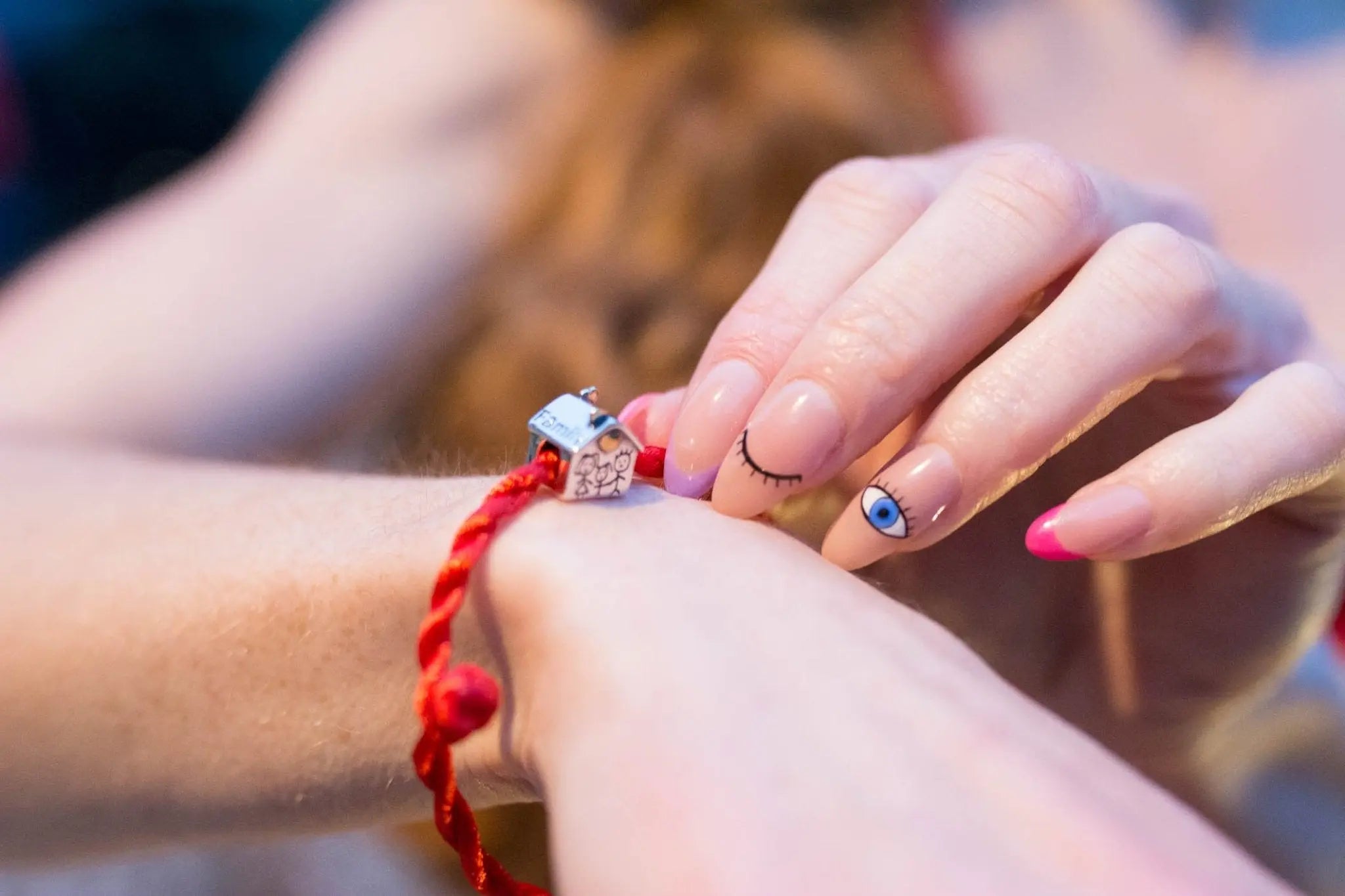 Charm "Family" in Argento S925 - Legame Prezioso per Filo Rosso del Destino | gioielliperfetti.it - gioielliperfetti.it