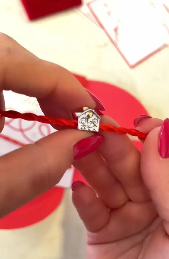 Charm "Family" in Argento S925 - Legame Prezioso per Filo Rosso del Destino | gioielliperfetti.it - gioielliperfetti.it