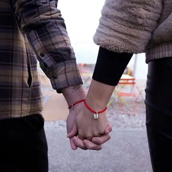 Charm 'Lock Me' Argento S925 - Simbolo di Legame Eterno per il Tuo Filo Rosso del Destino | gioielliperfetti.it - gioielliperfetti.it