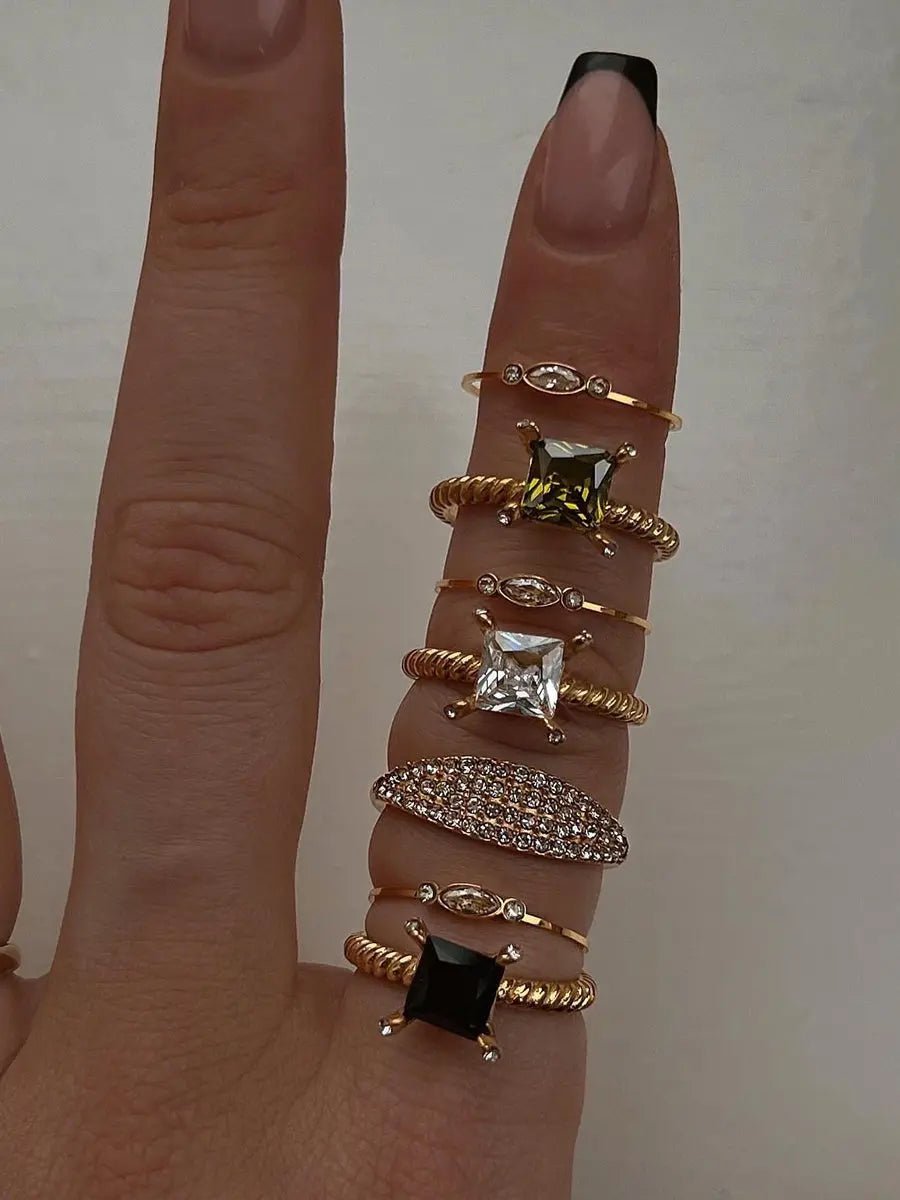 Anello Delicato con Zirconi e Perla d'Acqua Dolce - Eleganza Raffinata | Gioielli Perfetti - gioielliperfetti.it