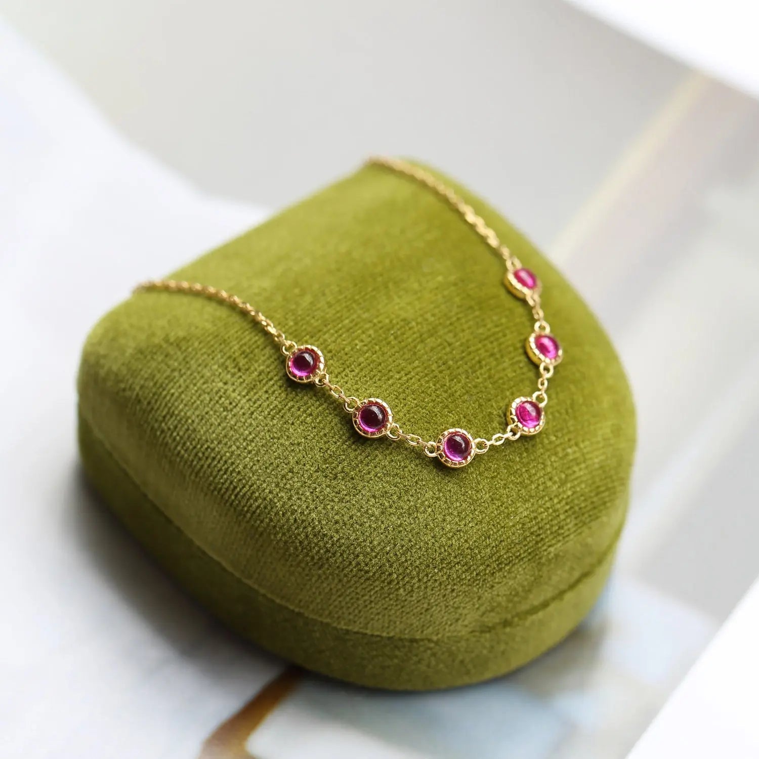 Bracciale Regolabile Argento S925 con Opale, Rubino o Zaffiro - Eleganza Versatile | Gioielli Perfetti - gioielliperfetti.it