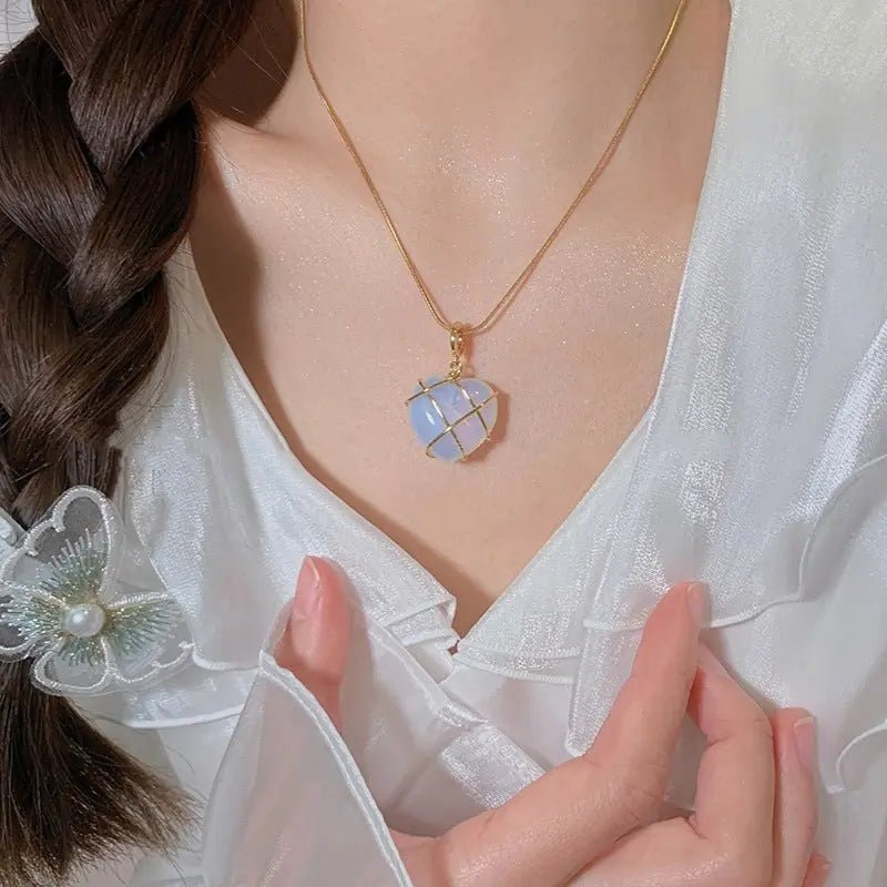 Collana Cuore Pietra di Luna Placcata Oro 18K - Eleganza Senza Tempo | Gioielli Perfetti - gioielliperfetti.it