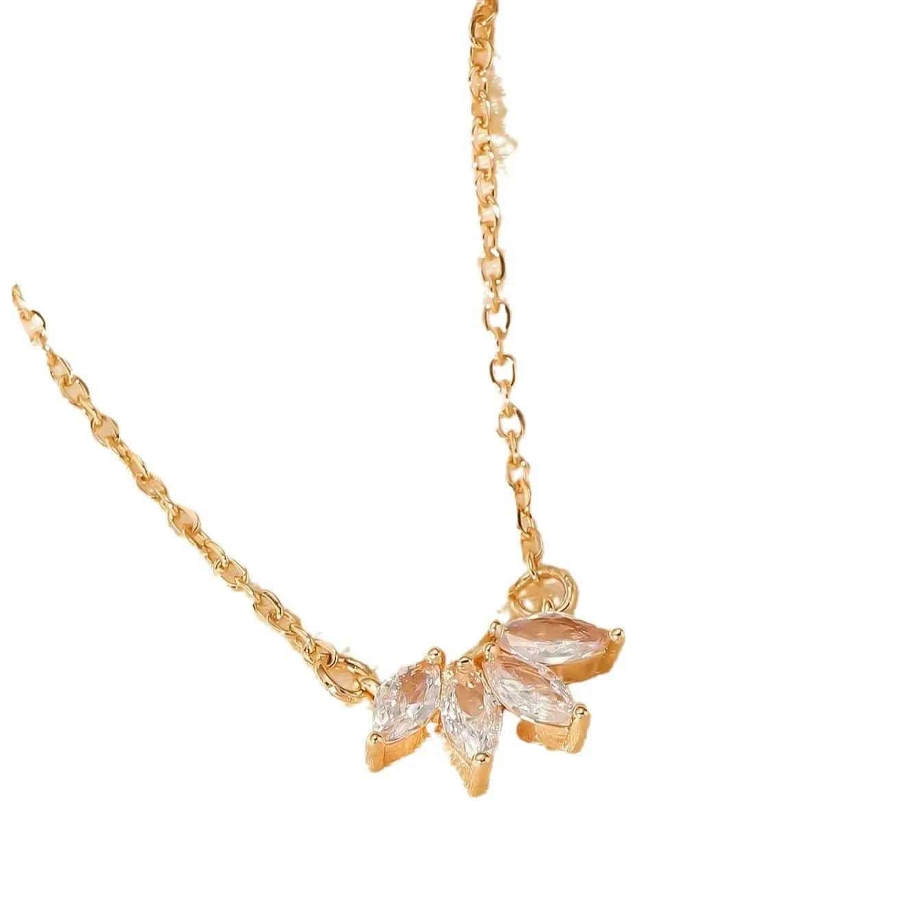 Collana Foglia Strass Dorata - Splendore Luminoso per Donna | Gioielli Perfetti - gioielliperfetti.it