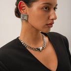 Collana Triangolo Oro 18K Acciaio Inossidabile - Raffinatezza Moderna | GioielliPerfetti - gioielliperfetti.it