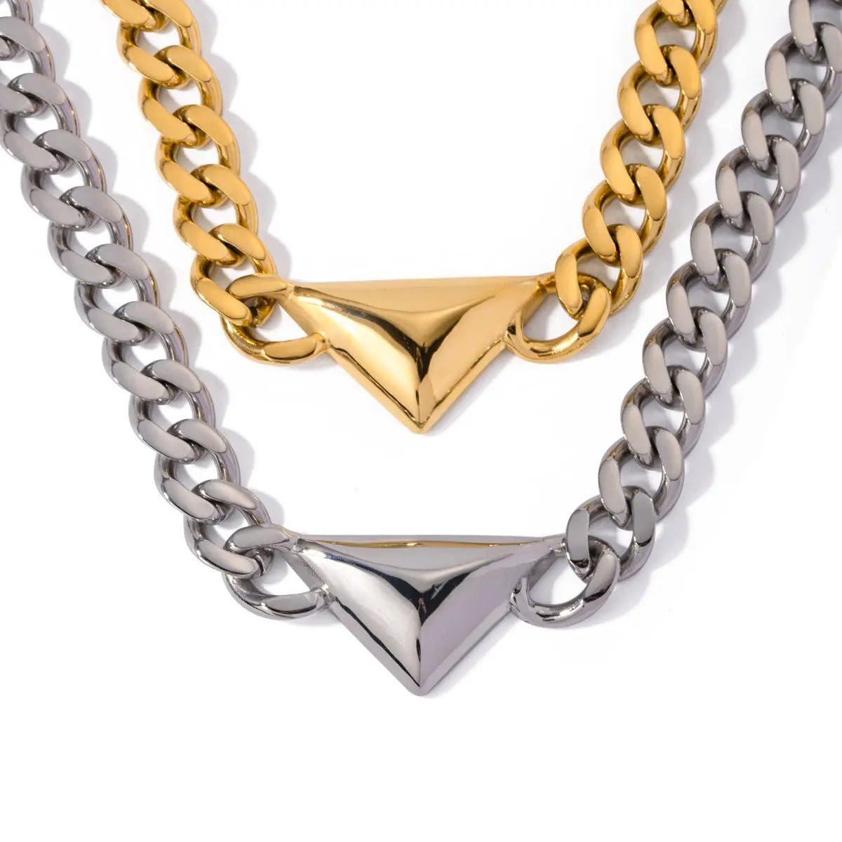 Collana Triangolo Oro 18K Acciaio Inossidabile - Raffinatezza Moderna | GioielliPerfetti - gioielliperfetti.it