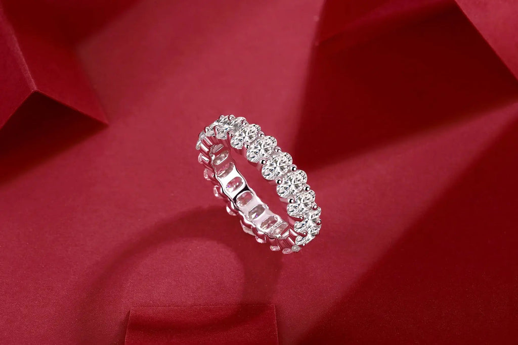 Luo Shen - A Wedding Ring Set With Top-quality Egg-shaped Moissanite S925 Silver And Platinum-plated Diamond. The Ring Can Be Inspected With A Diamond Pen gioielliperfetti.it