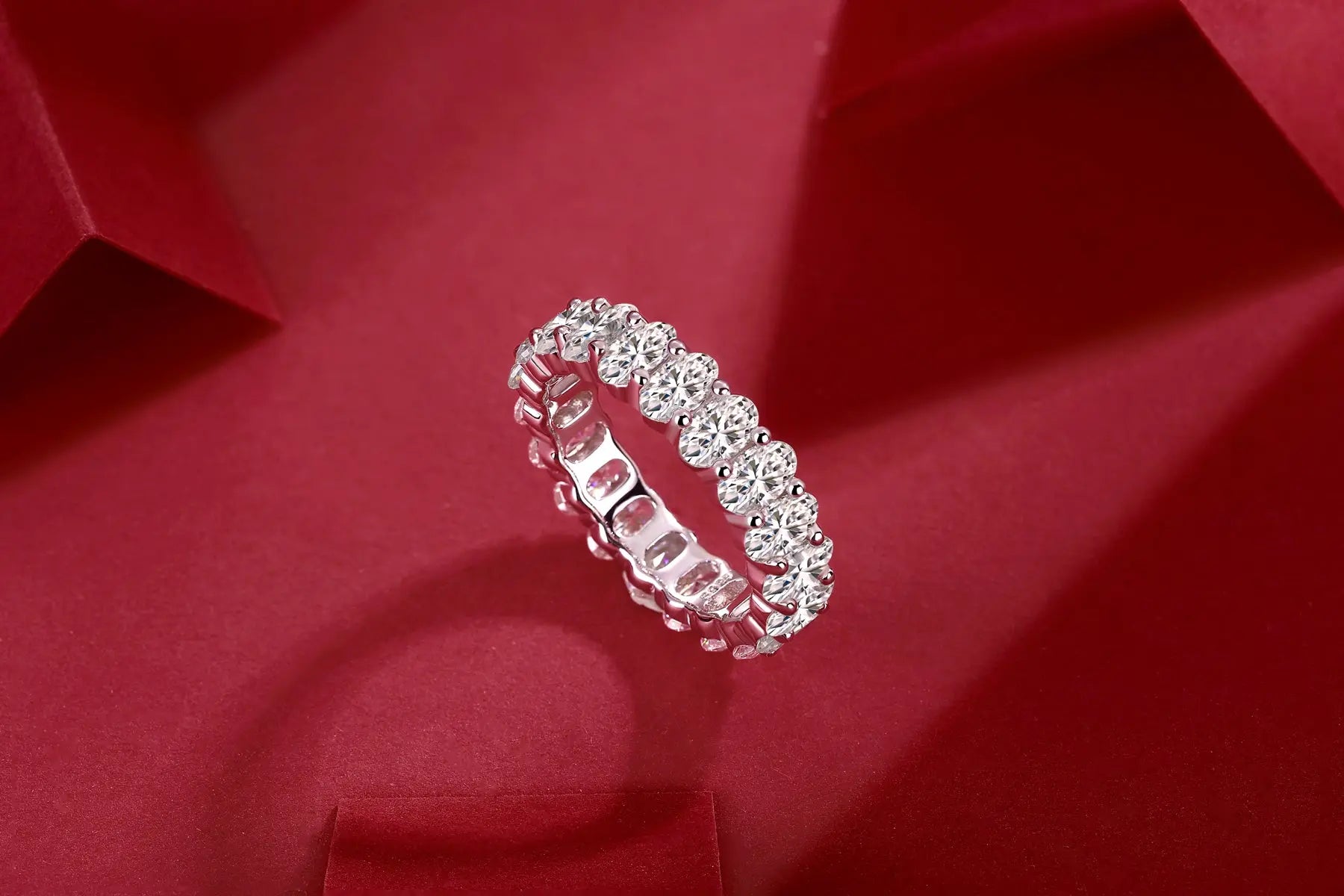 Luo Shen - A Wedding Ring Set With Top-quality Egg-shaped Moissanite S925 Silver And Platinum-plated Diamond. The Ring Can Be Inspected With A Diamond Pen gioielliperfetti.it