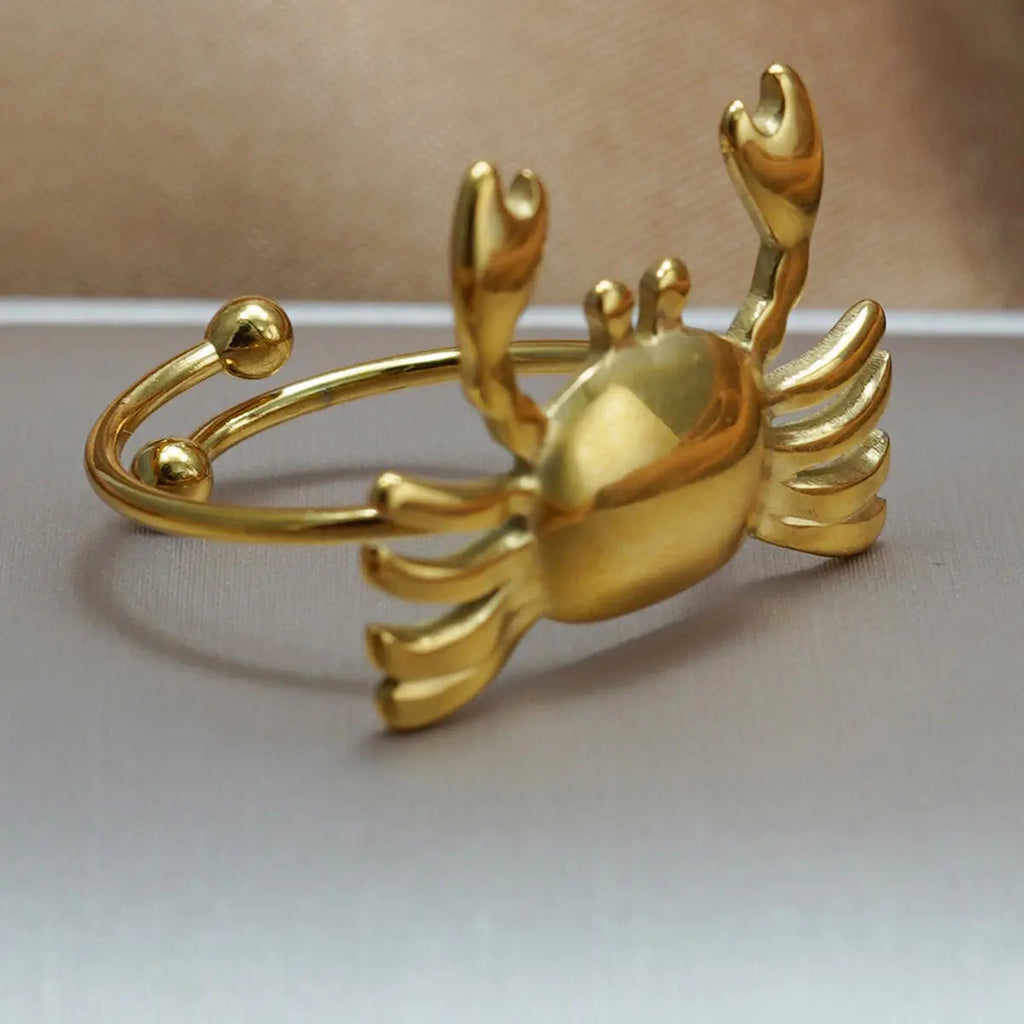 Lxalry 18K Gold Plated Stainless Steel Crab Design Mirror Polish Ring  Hypoallergenic Skin Safe Jewelry With Sphere Accents  Handmade Luxury Gift  Decorative Sculpture For Bold Fashion gioielliperfetti.it