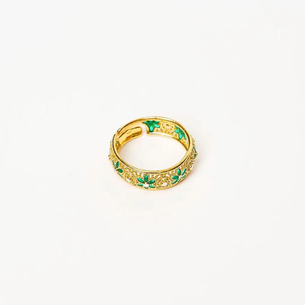 Anello Mood Ring 2.0 dorato in argento 925 con smalto verde, dettagli artigianali italiani su sfondo bianco.