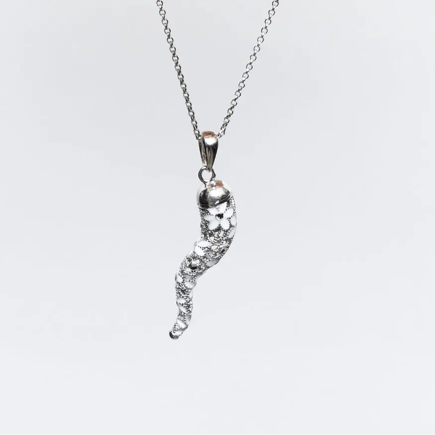 Collana MINA MINA in argento 925 con pendente cornetto smaltato bianco, gioiello artigianale italiano
