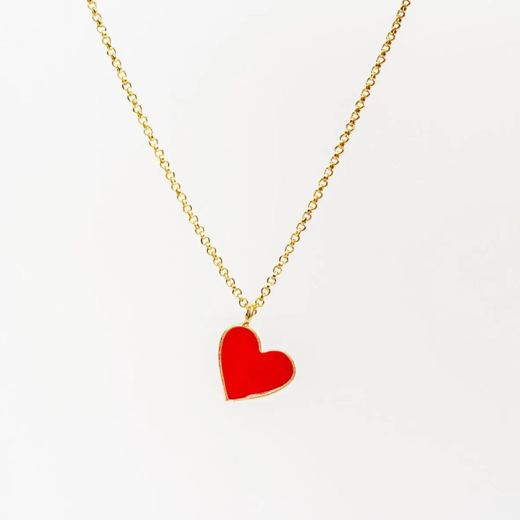 Collana Vibe Check in argento 925 placcato oro 18k con pendente a cuore rosso smaltato, artigianale da Arezzo.