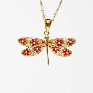 Collana MINA MINA Gold Rush in argento 925 rodiato oro, pendente libellula con zirconi rossi e bianchi.