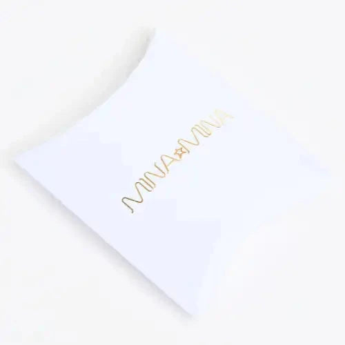 Confezione regalo MINA MINA bianca con logo dorato, per Collana Croce Media Argento 925